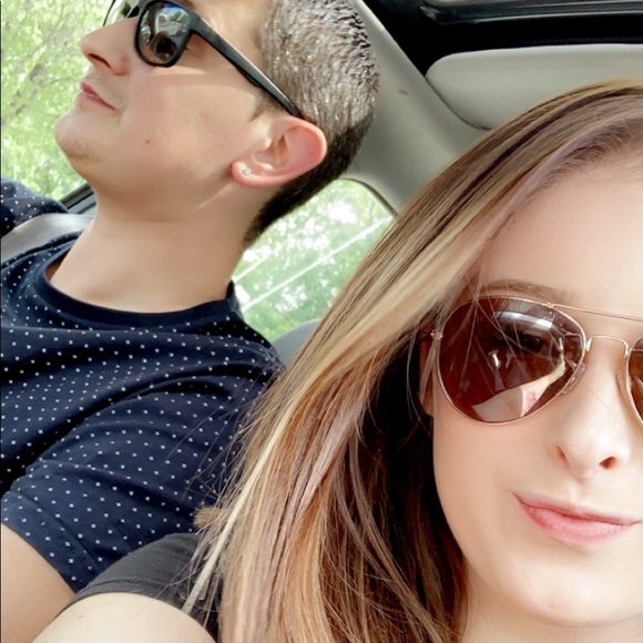 Meet your Posher, Alex - Picture 4 of 8